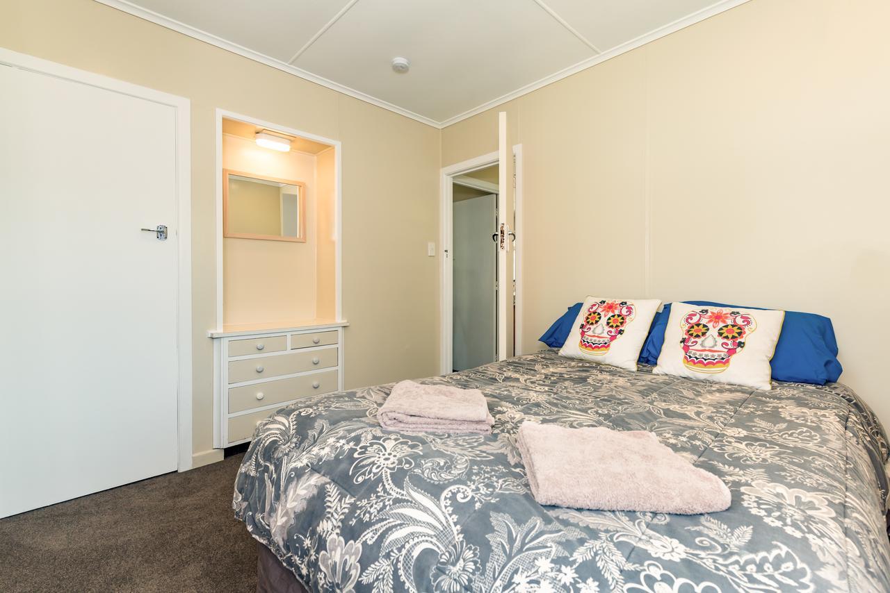 Waitangi Beach Bach 30B 外观 照片