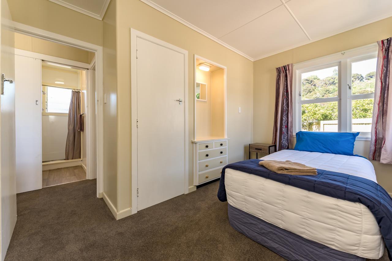 Waitangi Beach Bach 30B 外观 照片