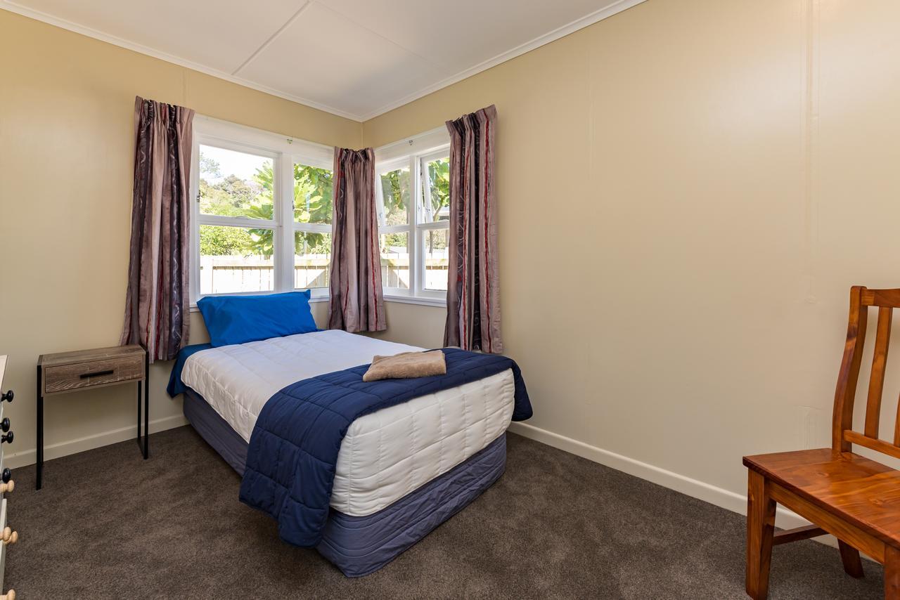 Waitangi Beach Bach 30B 外观 照片